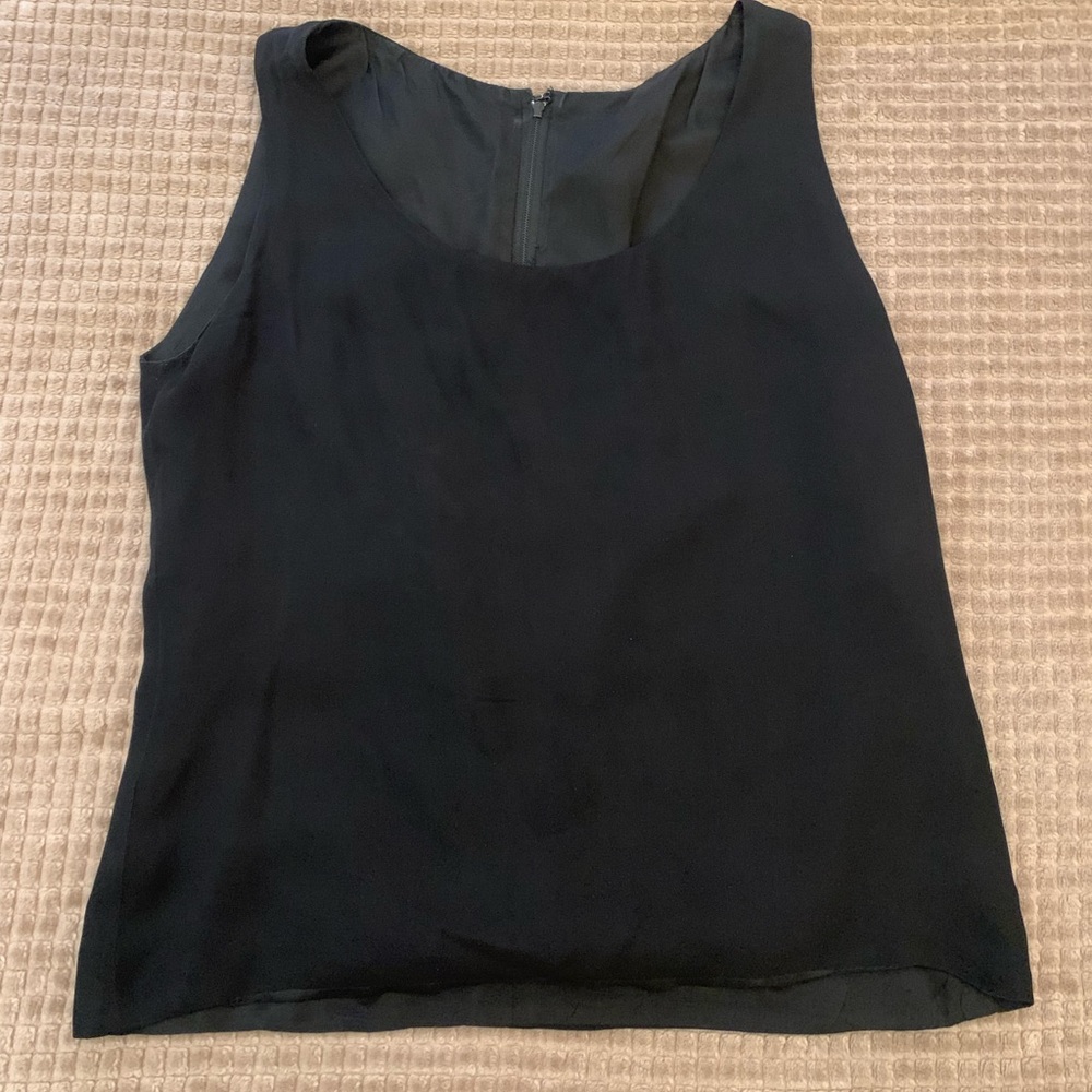 Black wool shirt with ripper on the back